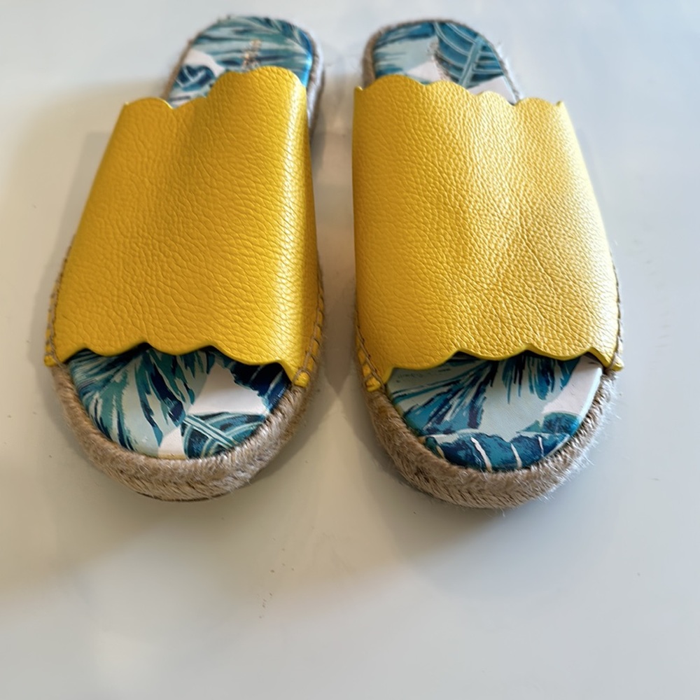 NEW J. McLaughlin Aries Slip On Sandals Espadrille Slide Scallop Women S…